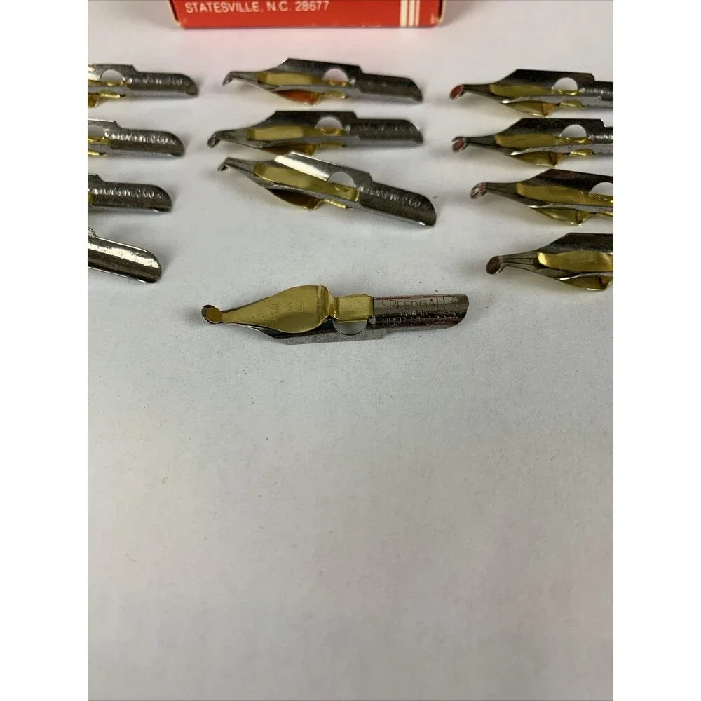 Vintage HUNT SPEEDBALL PENS B-1 Round Calligraphy Pen Ink Nibs Box of 12